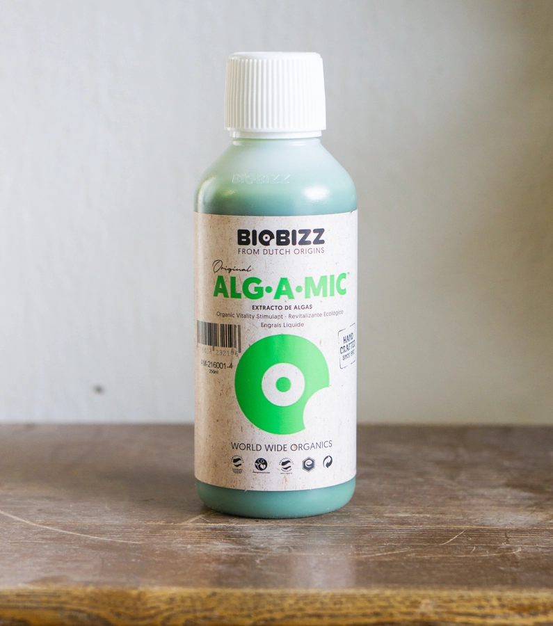 Organicky koncentrat z morskych rias na zazelenanie listov Alg-A-Mic (BioBizz)