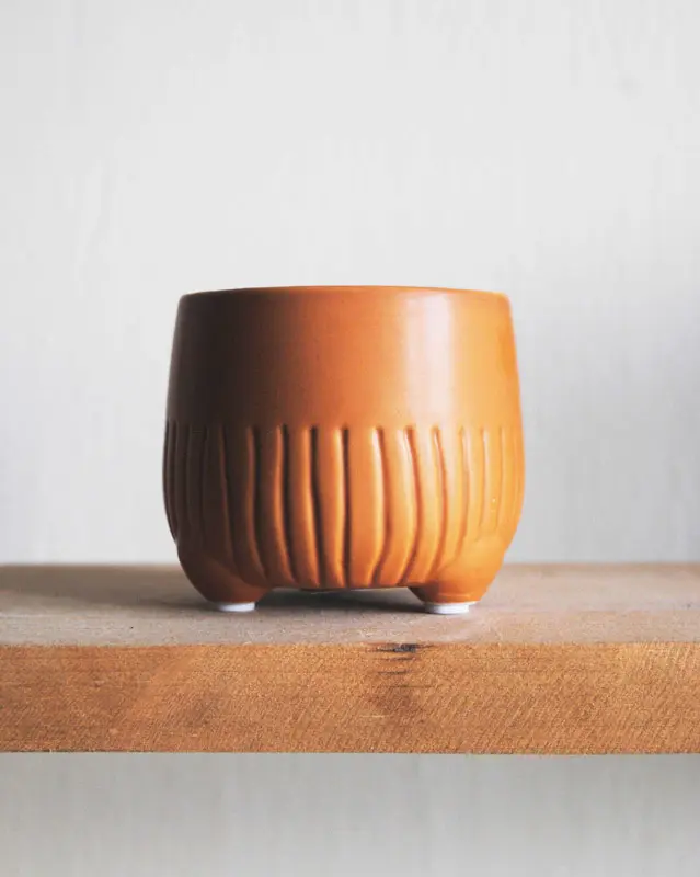 Keramicky kvetinac Tucko tehlovy