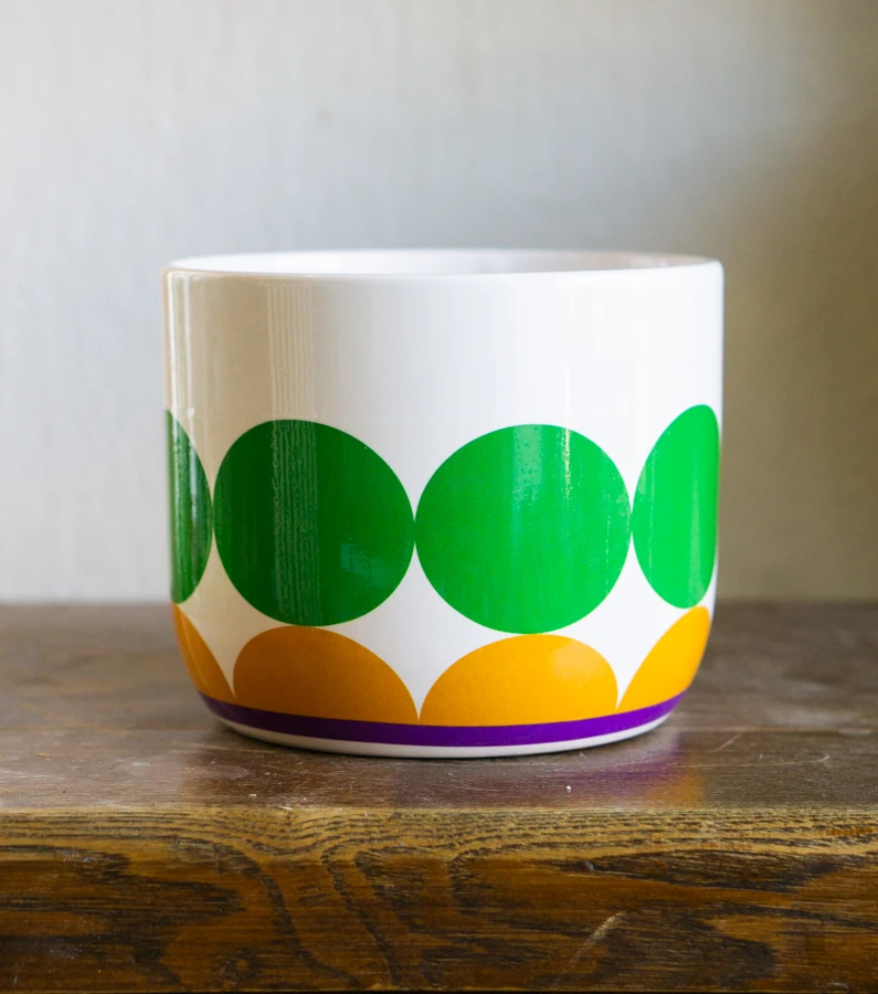 Keramicky kvetinac "Retro" (odrete kolena)