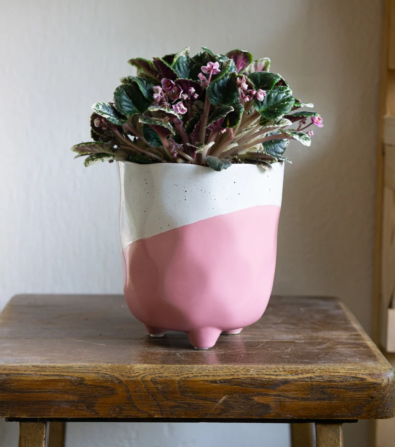 Keramicky kvetinac "Polomacany Pink"